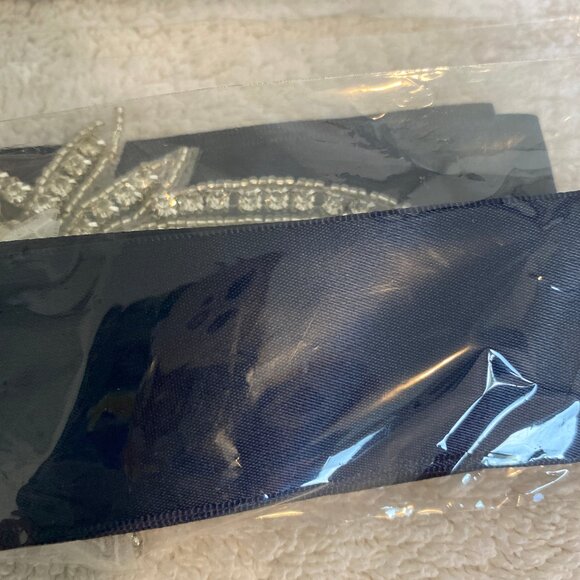 Just Couture Girls Navy Flower Girl Sash NWT - Picture 3 of 3